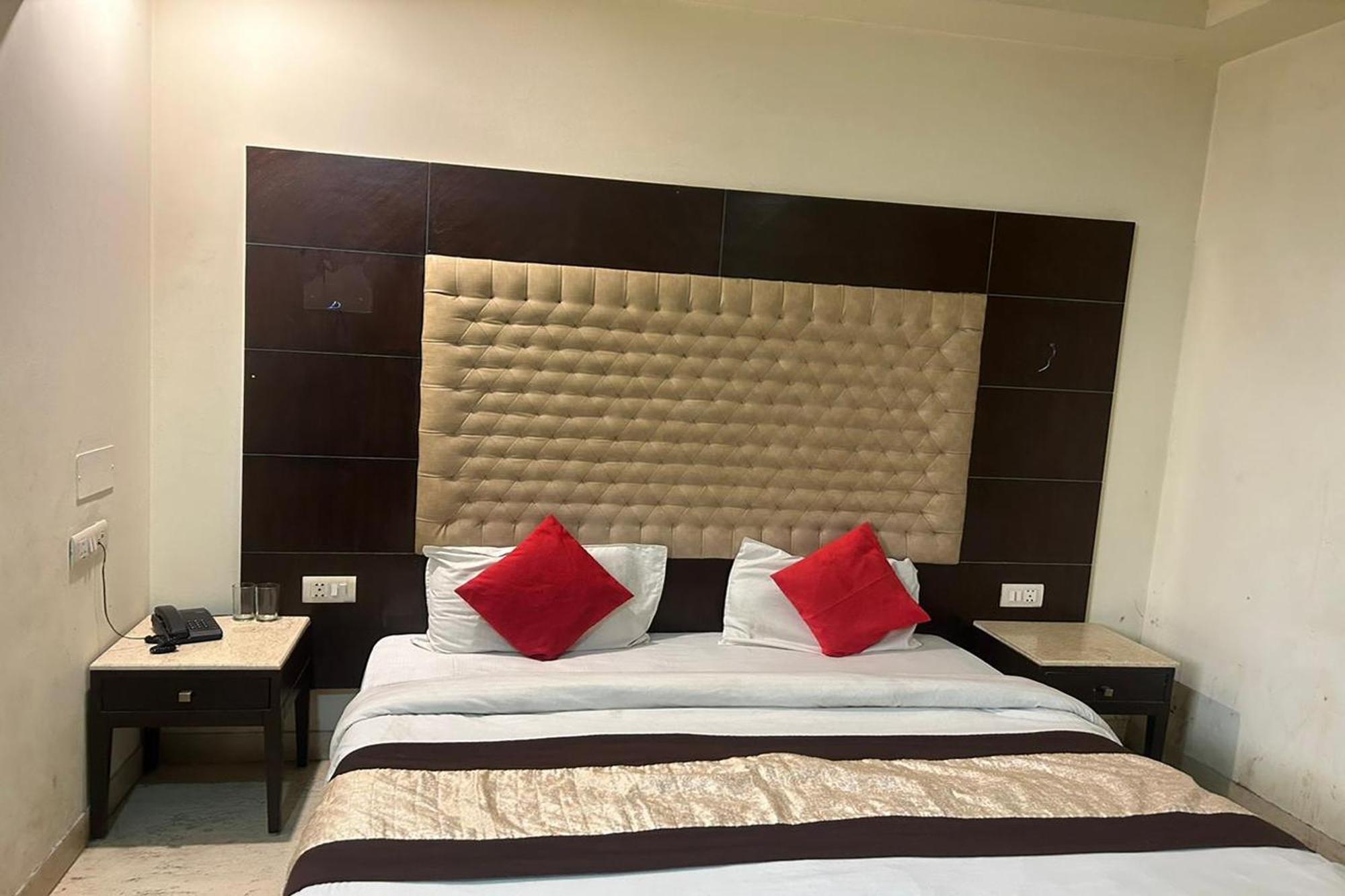 The Metropolis Guest House Near Rk Ashram Metro Station New Delhi Bagian luar foto